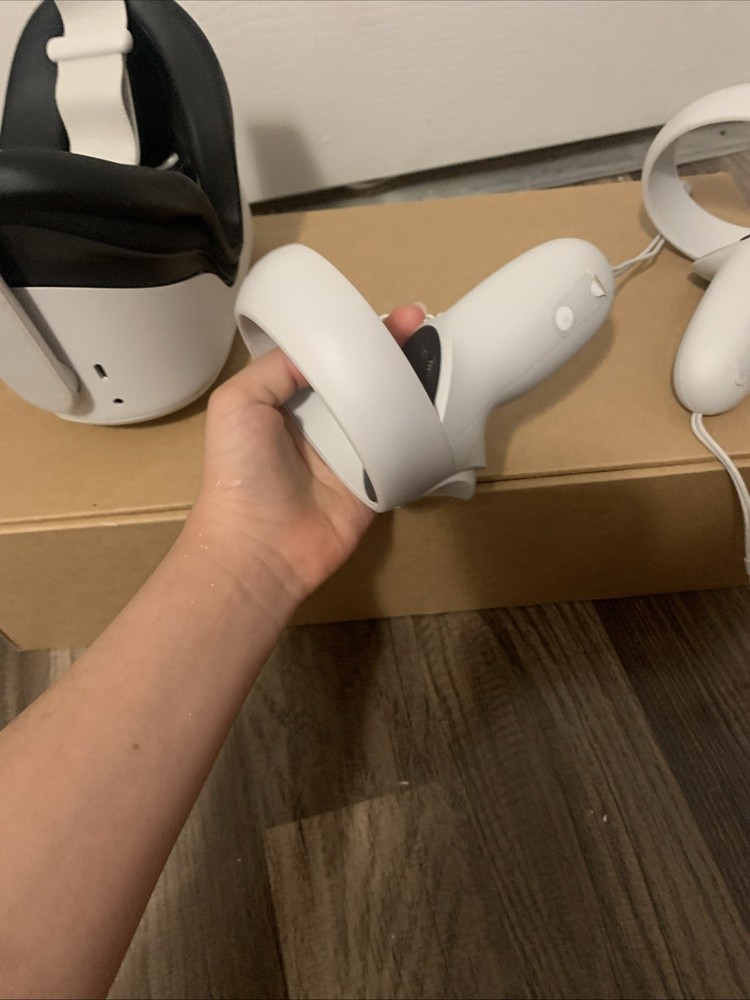 2022 Meta Quest Oculus 2