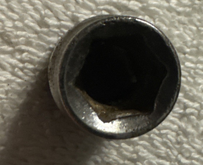 3/8” Duralast 50-131 3/8" Drive 3/8" 6 Point vtg tool socket