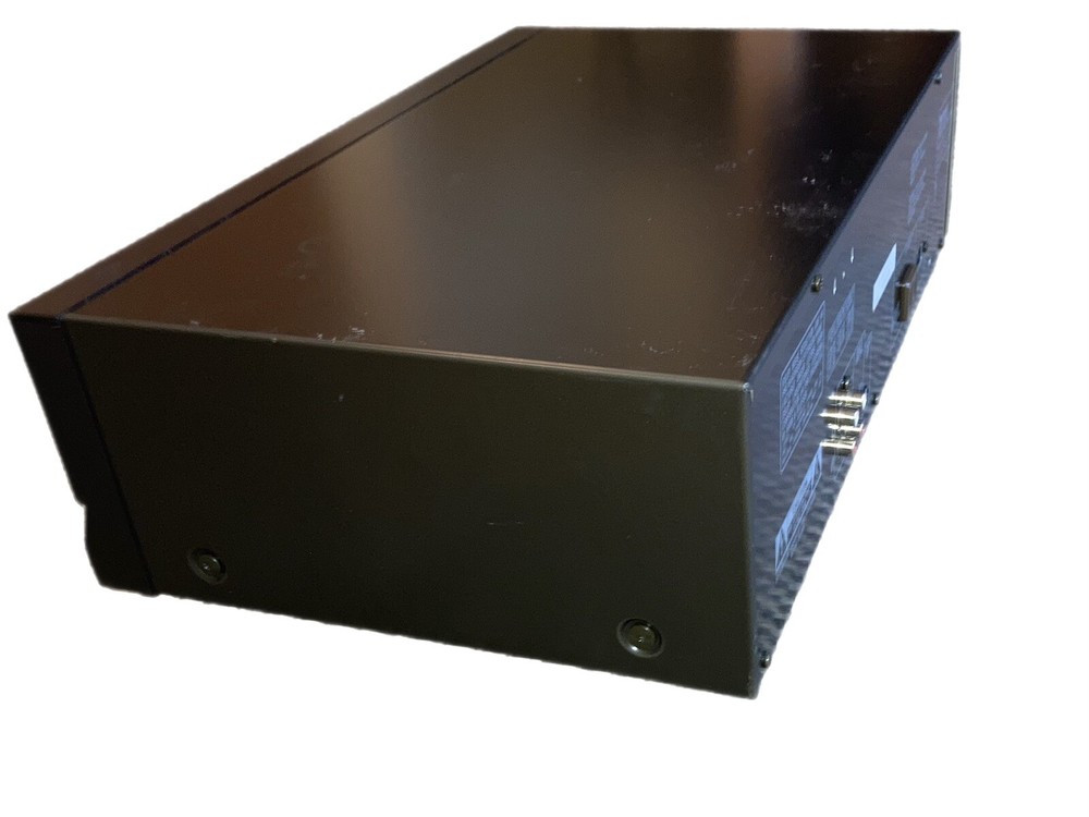 TECHNICS RS-T9023 Dual Cassette Deck. Deck 1 Is Not Working. Deck 2 Works.