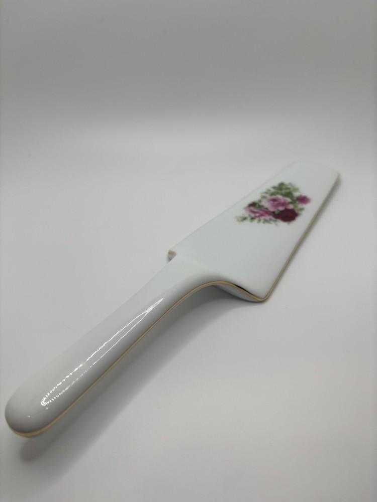 VINTAGE CAKE PIE SERVER PORCELAIN WITH FLORAL WEDDING CAKE SERVER