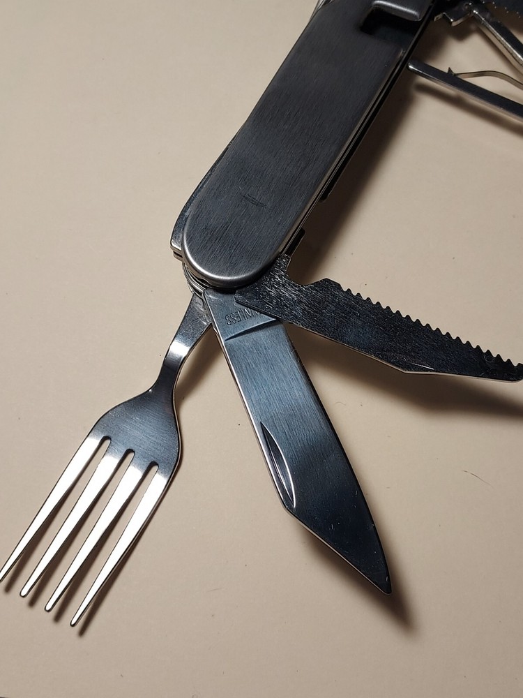 Semptec Camping Knife 14-in-1 multi tool w/Box