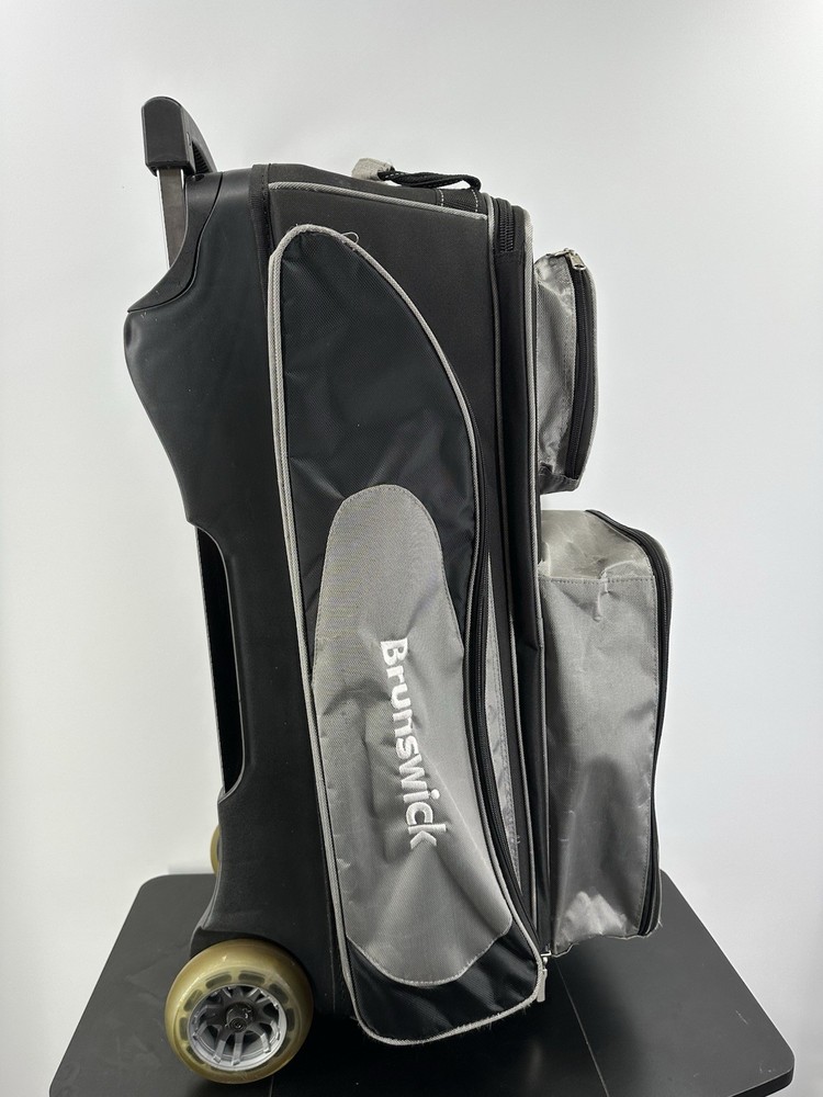 Brunswick Flash X Triple Roller Bowling Bag - Silver (preowned)