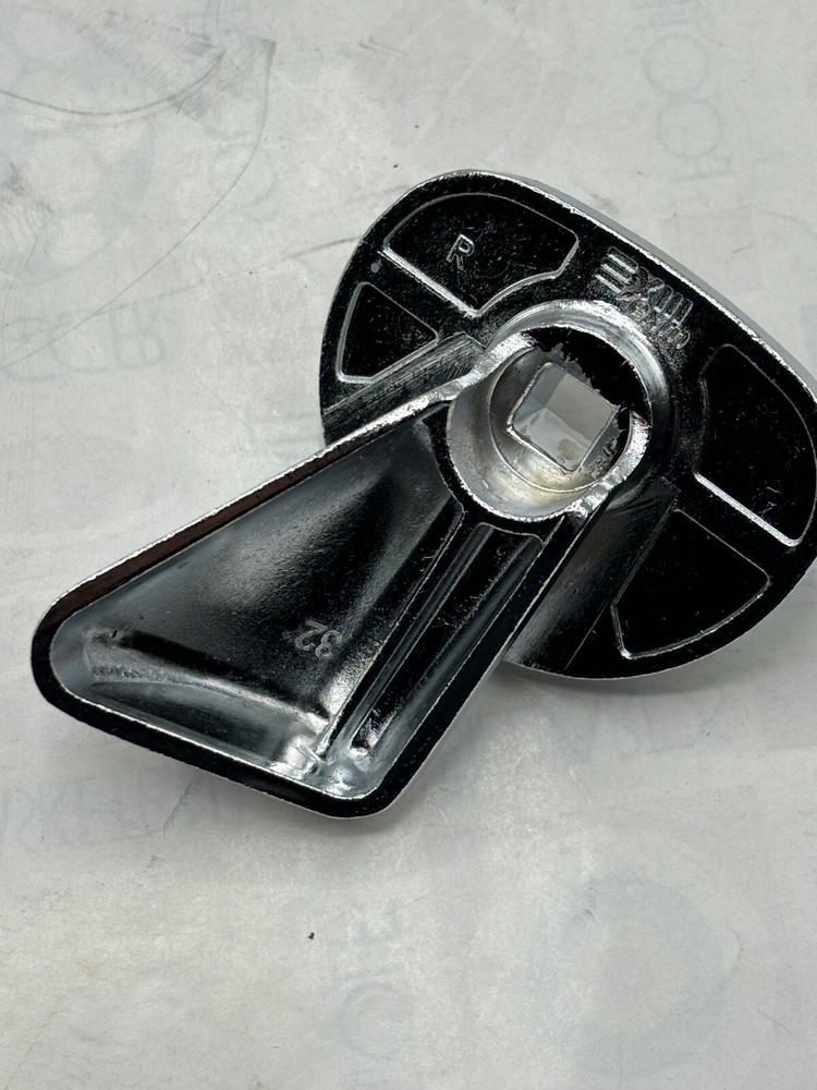 EXM STK-Q-50536 REV8 Panel Latch ⭐