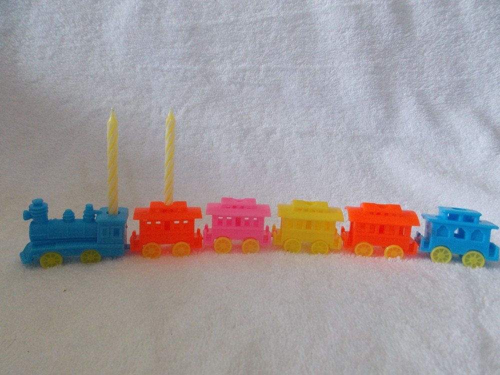 Wilton Train Cake Top Set Engine & 5 Cars
