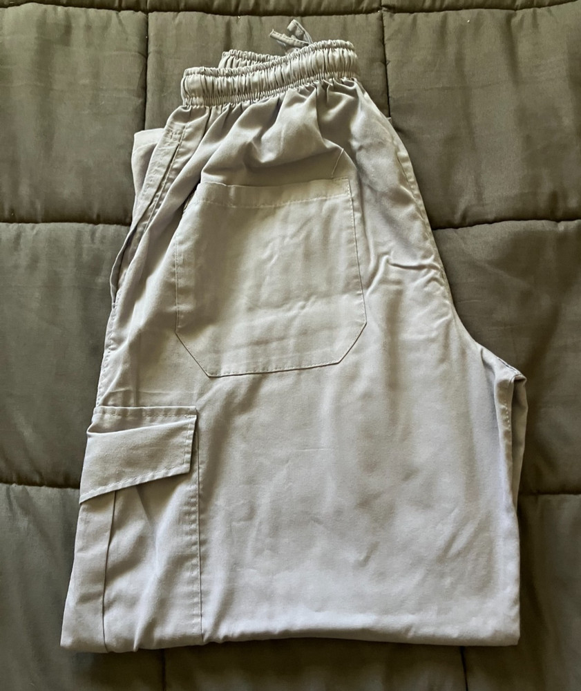 Women’s Scrub Uniform Pocket Cargo Pants & Top light Gray