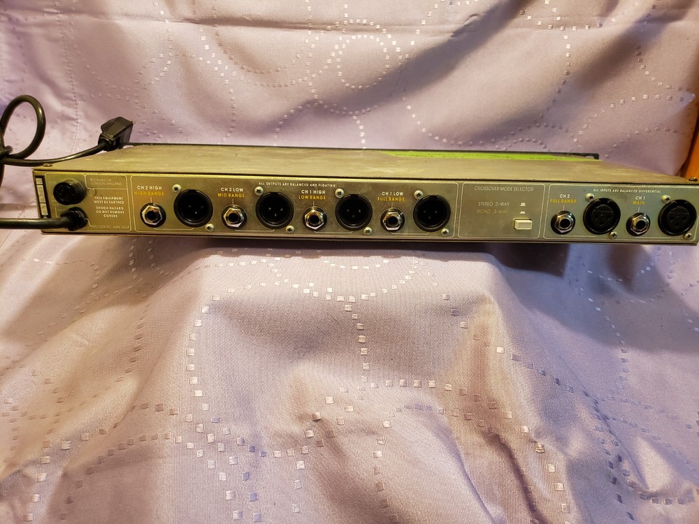 BSS Sweepable Frequency Dividing System - Stereo/Mono Crossover