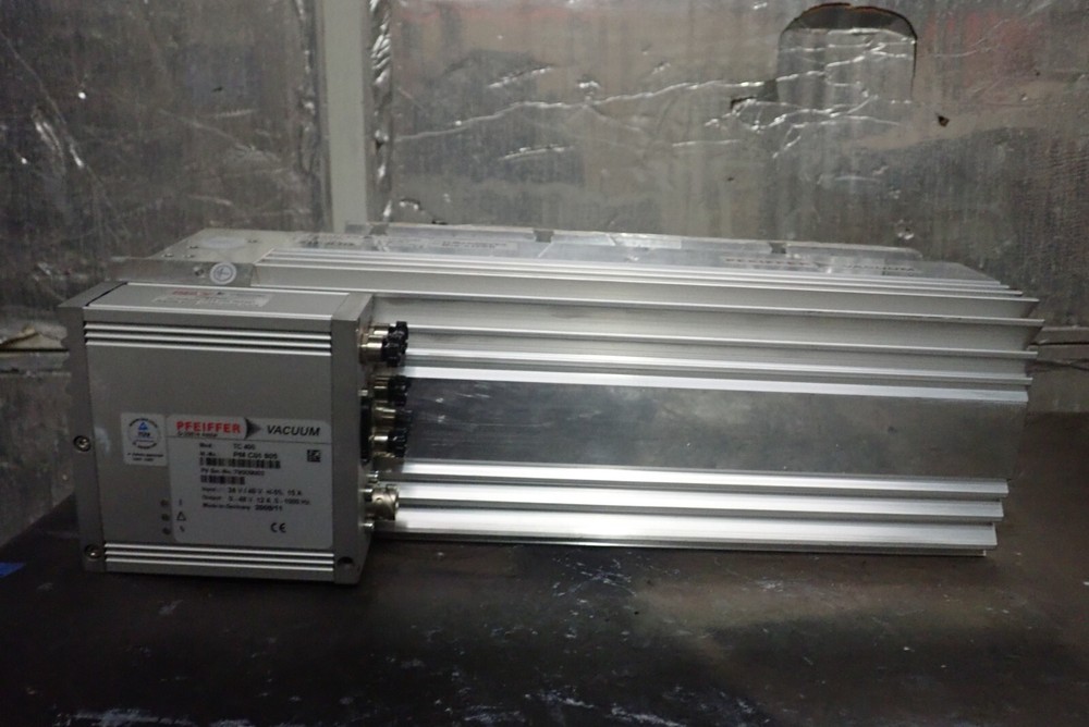 Pfeiffer SplitFlow 270 3P / Agilent G2597-89310 Vacuum Pump w/ Controller TC 400