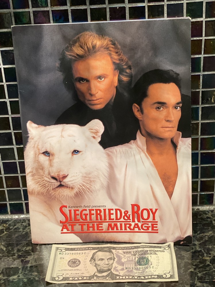 Siegfried & Roy At The Mirage Souvenir Program 1994 COLOR Photos Michael Jackson