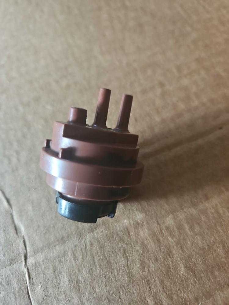 Mitsubishi EGR Vacuum Control Valve Aisin