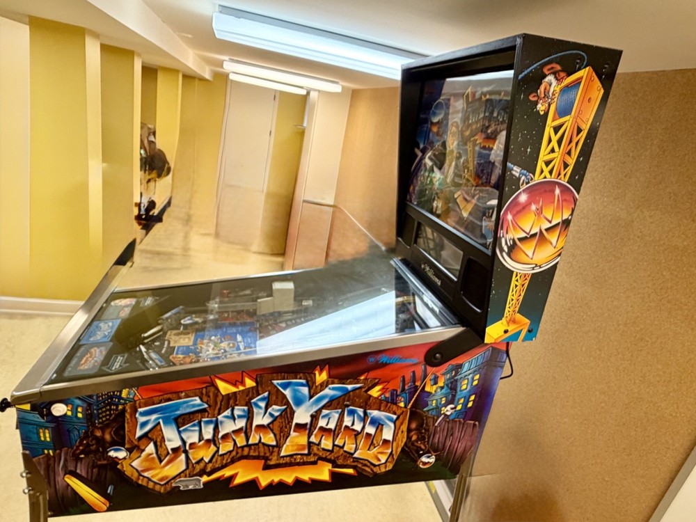JUNK YARD Pinball Machine Williams 1996