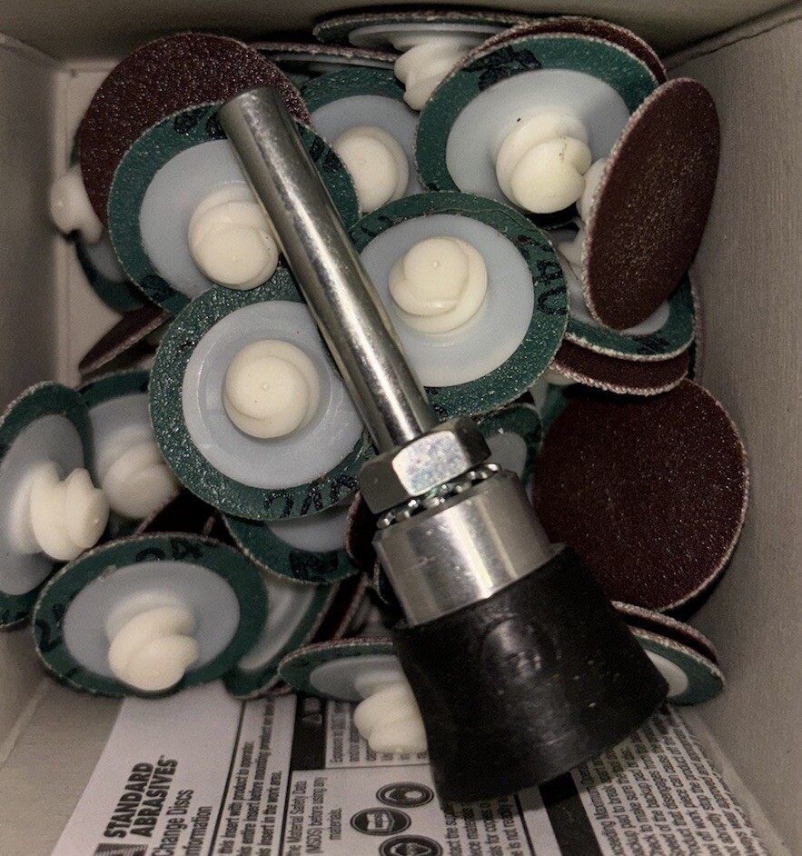 101pc SA 1” Quick Change Disc A/O 240 Grit 100 Disc & 1 TR Quick Change Holder