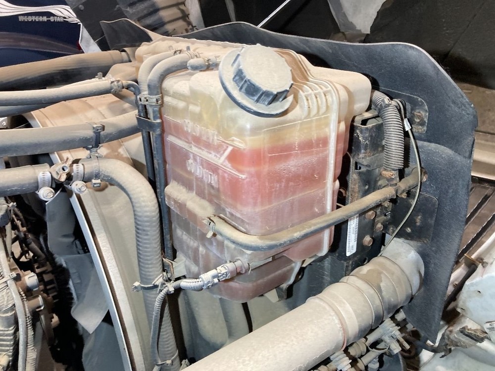 2012 International PROSTAR Plastic Radiator Overflow Bottle
