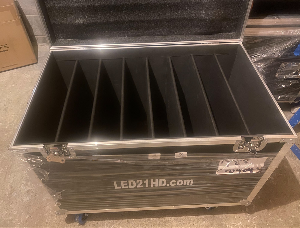 Road Case 8-Piece LED Panel Foam Inla with Casters
