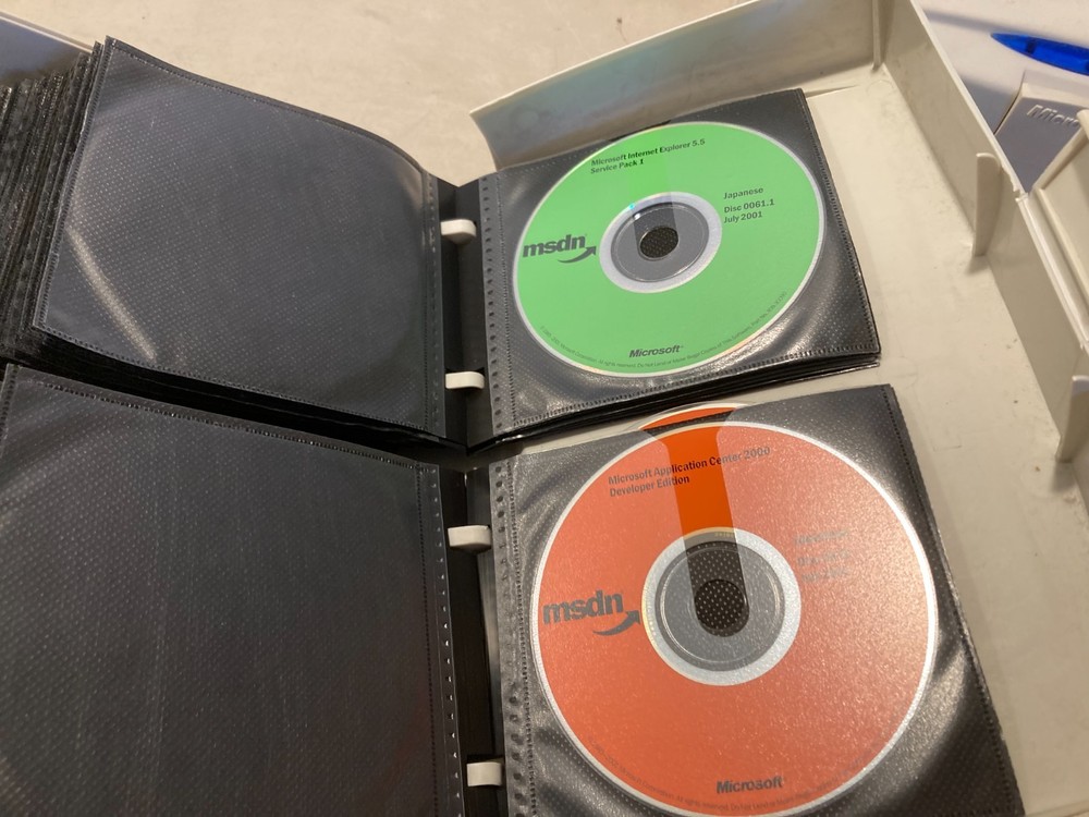 Microsoft Developer Network MSDN Disc Cases Empty Lot of 2 w/ Video Game Disc