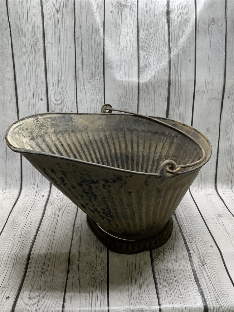 VINTAGE REEVES GALVANIZED STEEL HOG SCUTTLE COAL ASH BUCKET WITH HANDLE