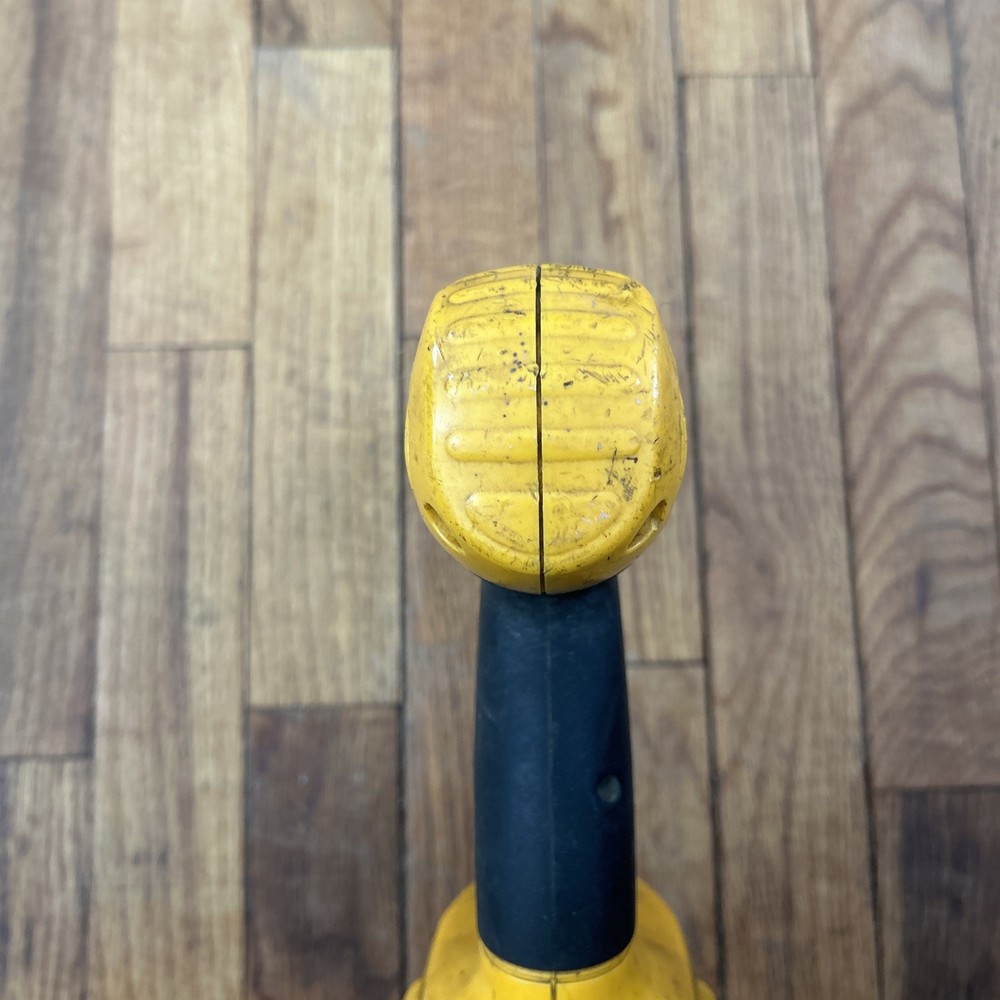 Dewalt 14.4 Volt DW991 & Charger, tested works!