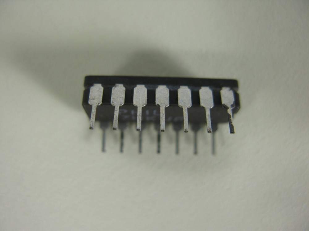 (1) MOTOROLA MC14541BAL CDIP-14 PROGRAMMABLE TIMER CHECK PICTURES "LEADS"