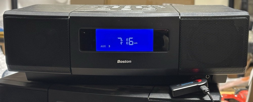 Stereo Clock Radio 40-Watt Microsystem Audio: NO CD Player.  Bluetooth; Boston