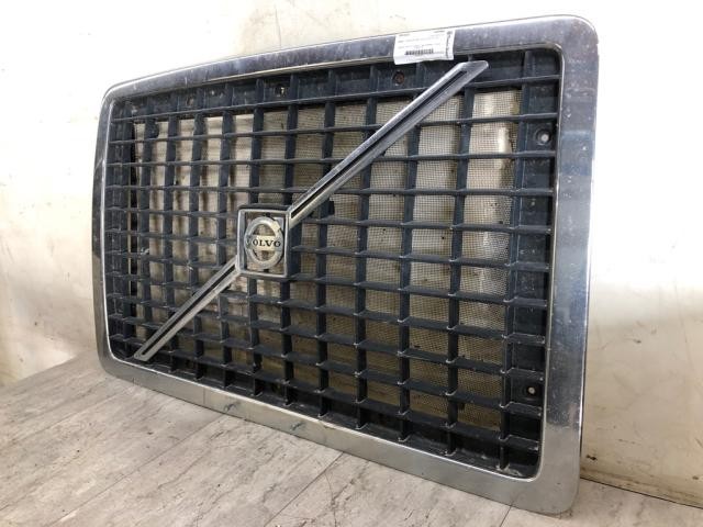 2003-2017 Volvo VNL Grille - Used