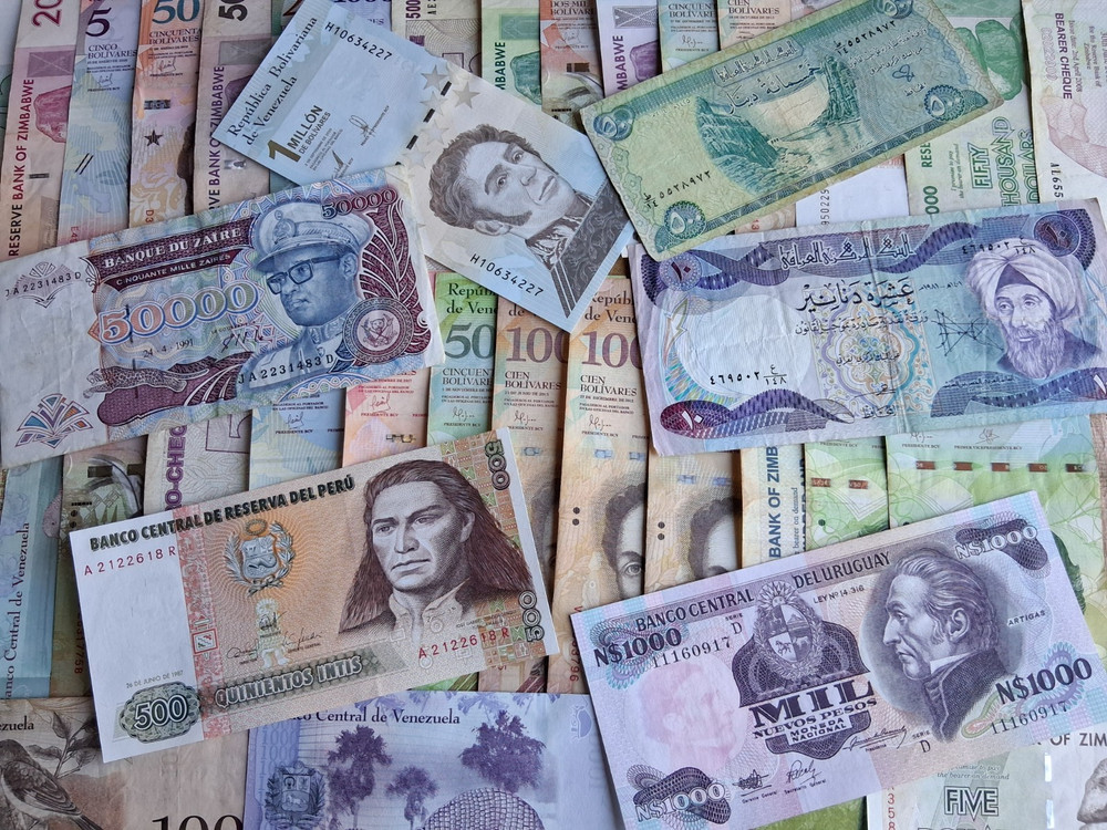 World foreign Currency 40 Bank notes Lot K-42
