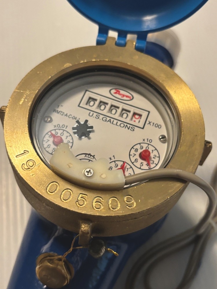 DWYER  WM2-A-C-03 3/4" Multi-Jet Water Meter