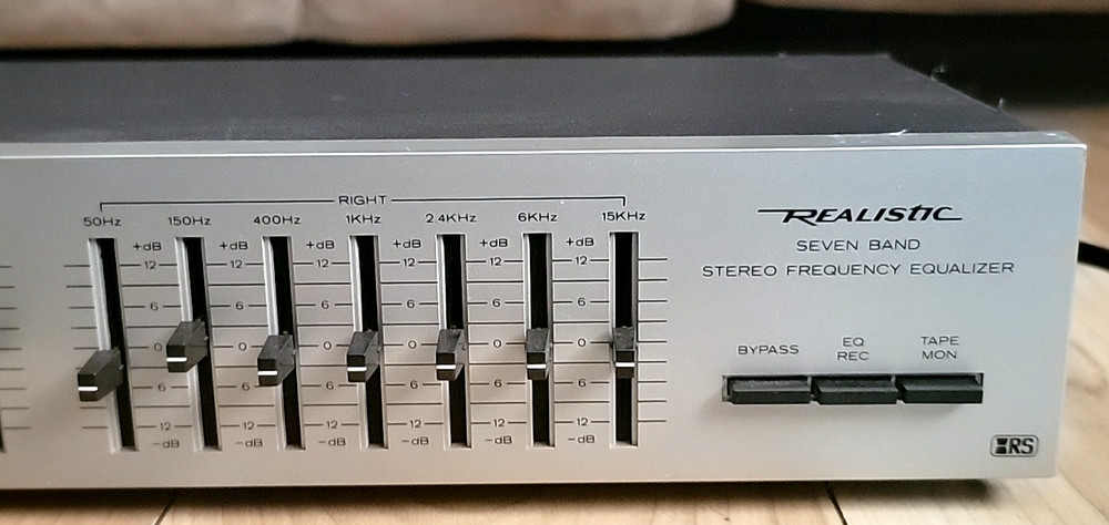 Realistic Equalizer 31-1989 Seven Band Stereo Frequency 120V - TESTED READ