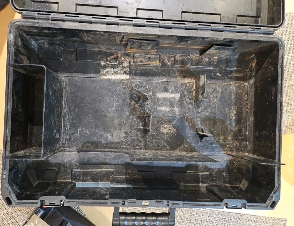 24" Handle DEWALT EMPTY CASE FOR TOOL Heavy Duty Hard Plastic Container Lockable