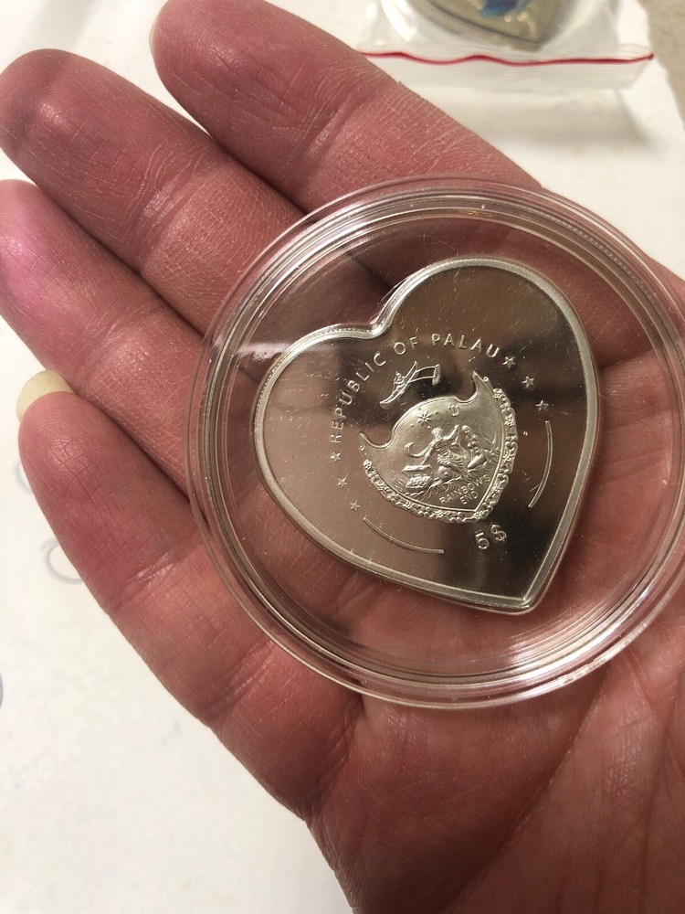 2009 palau missing you love shape silver coin ，coa