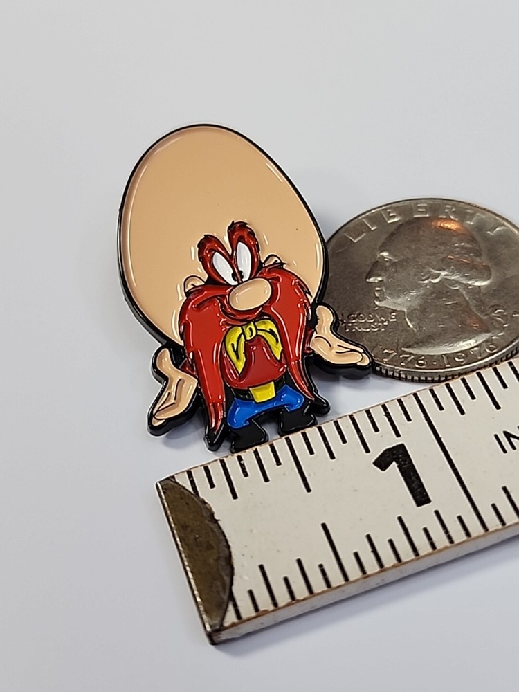 Yosemite Sam Lapel Pin Cartoon Character *