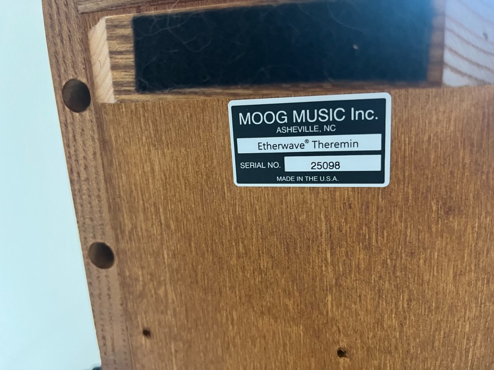 MOOG Theremin THEETHER01 Desktop Synthesizer and mic stand