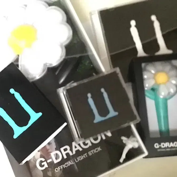 G-Dragon Support Lightstick & CD Set
