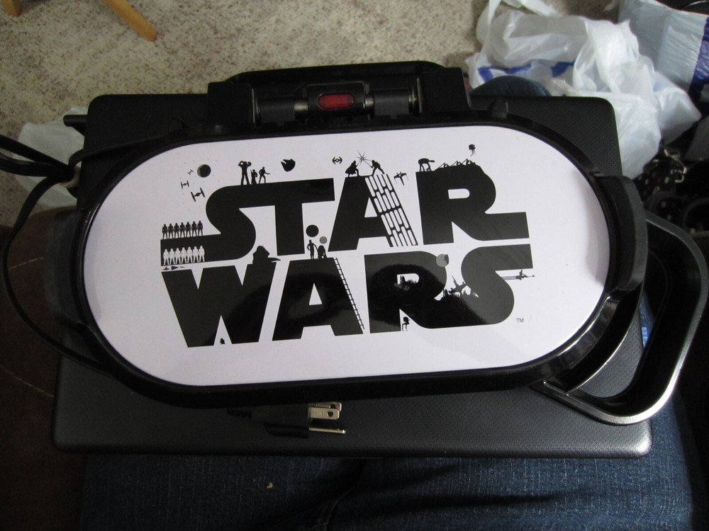 Disney STAR WARS Pancake Maker R2-D2 Darth Vader LSW-300CN