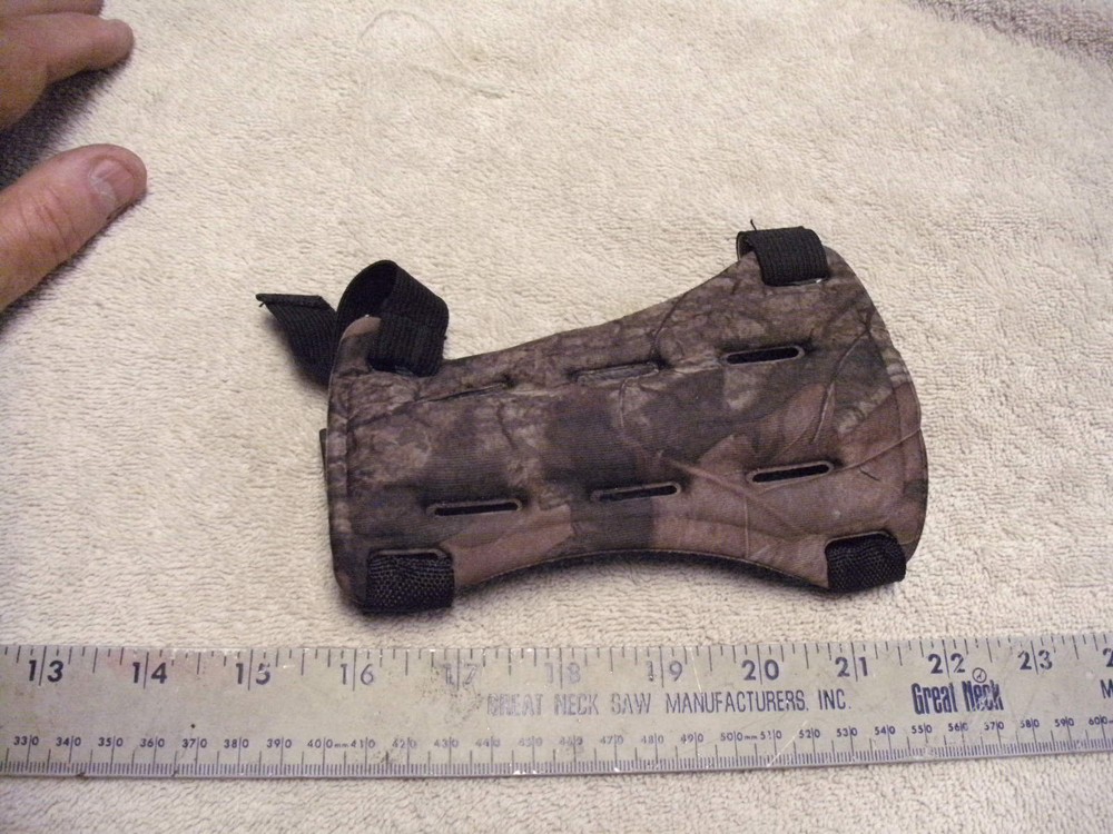Bowhunters Camo Arm Guard , Used Good Cond