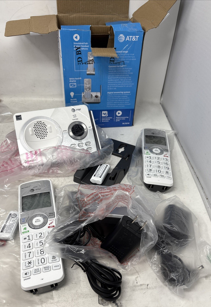 AT&T DL72210 Cordless Bluetooth Phone System With 2 Handsets & Base (USED)