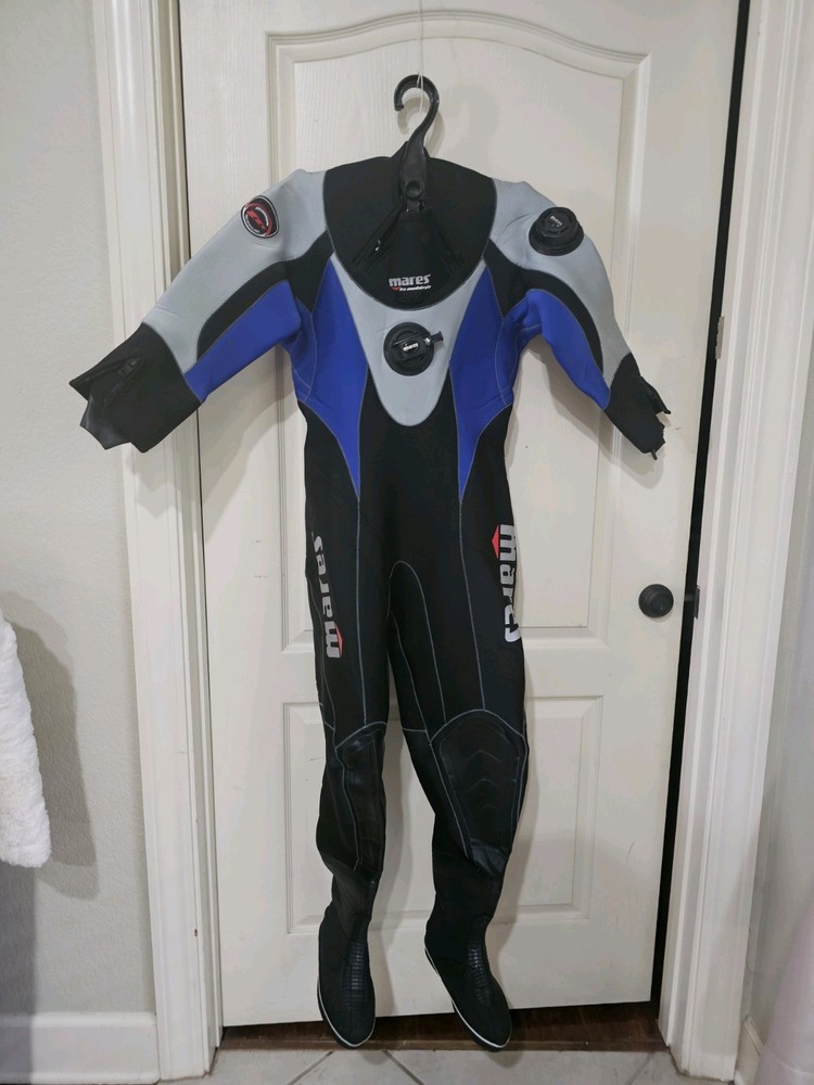 Mares Drysuit Women's Size S Never Used