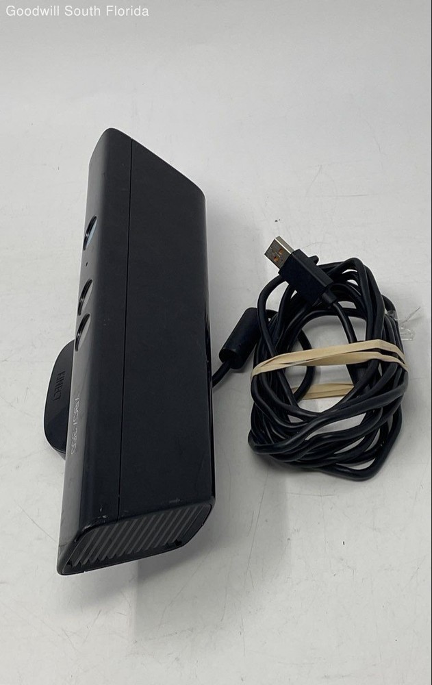 Microsoft Xbox 360 1414 Black Wired Video Gaming Kinect Sensor Bar Not Tested