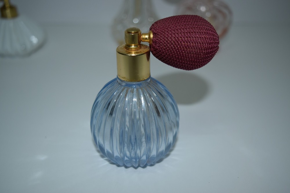 4 Piece Perfume Atomizer Bottle Set - Collectable, Props