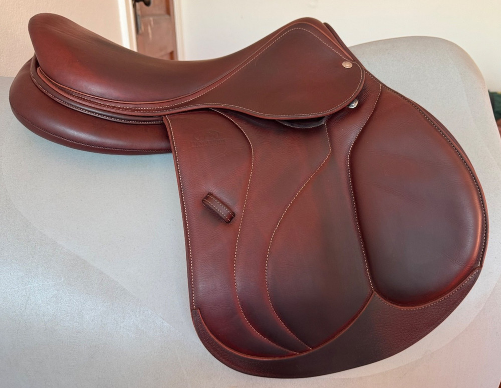 17.5" Devoucoux Biarritz O Saddle - 2020 - 2A - Full Buffalo