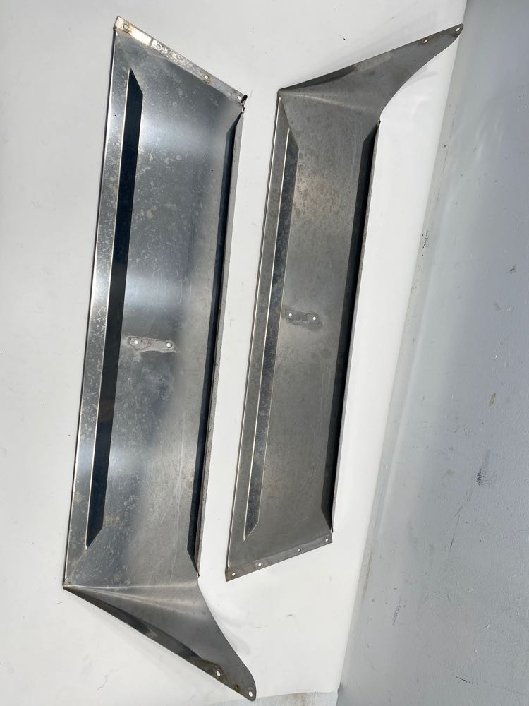 2008 Peterbilt 335 Visor (654-10573)