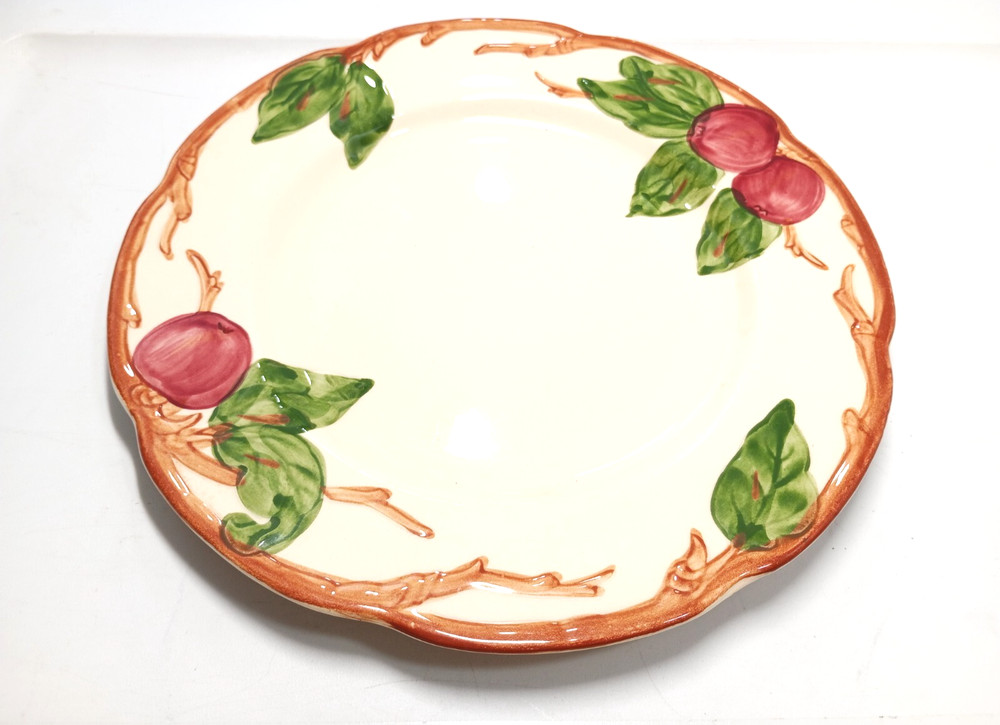 Franciscan apple themed vintage replacement plate