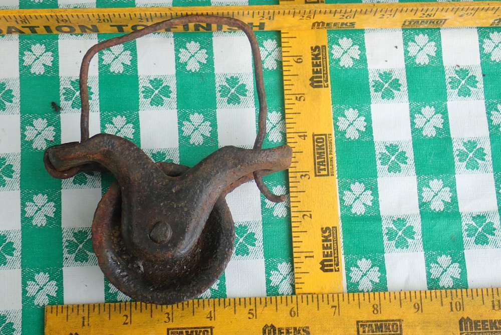 Vintage Antique Iron Rustic Heavy Pulley
