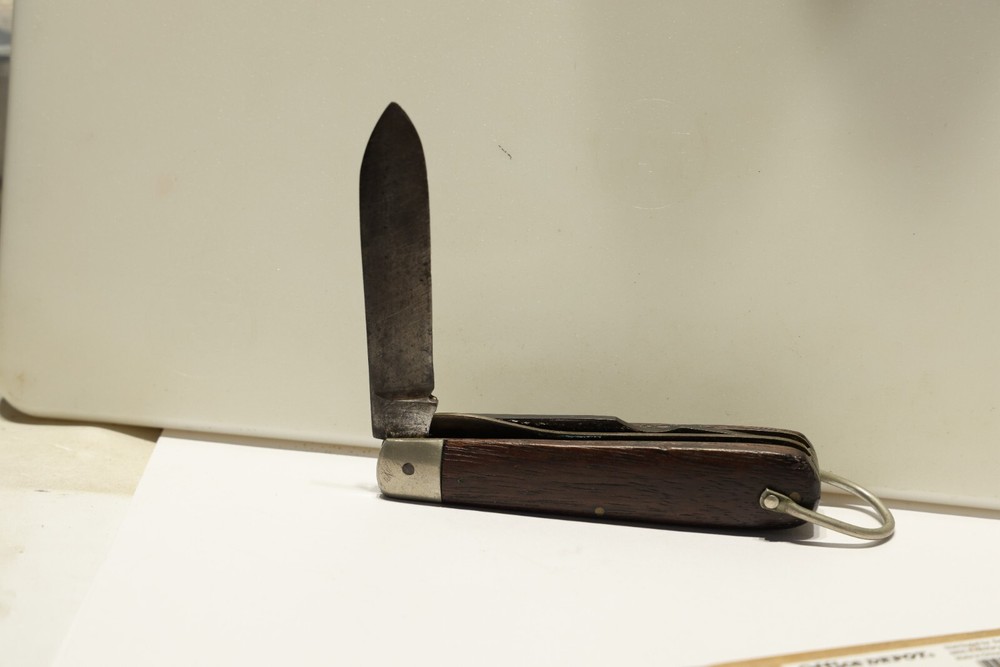 Vintage Kuttmaster 2 Blade Pocketknife
