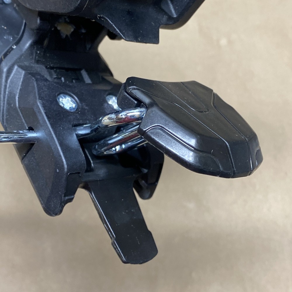 ARMADA SKI BINDING SEELING AS IS NOT SURE WHAT MODEL