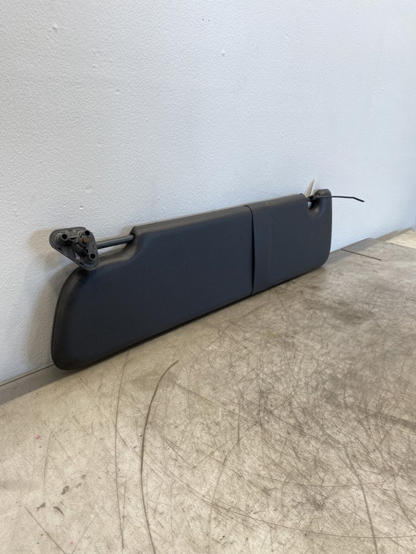 Peterbilt 579 Visor (654-10762)