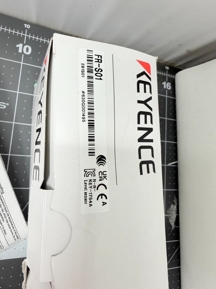 Keyence FR-S01 Radar Level Sensor Short Range Display Integrated ( NEW )