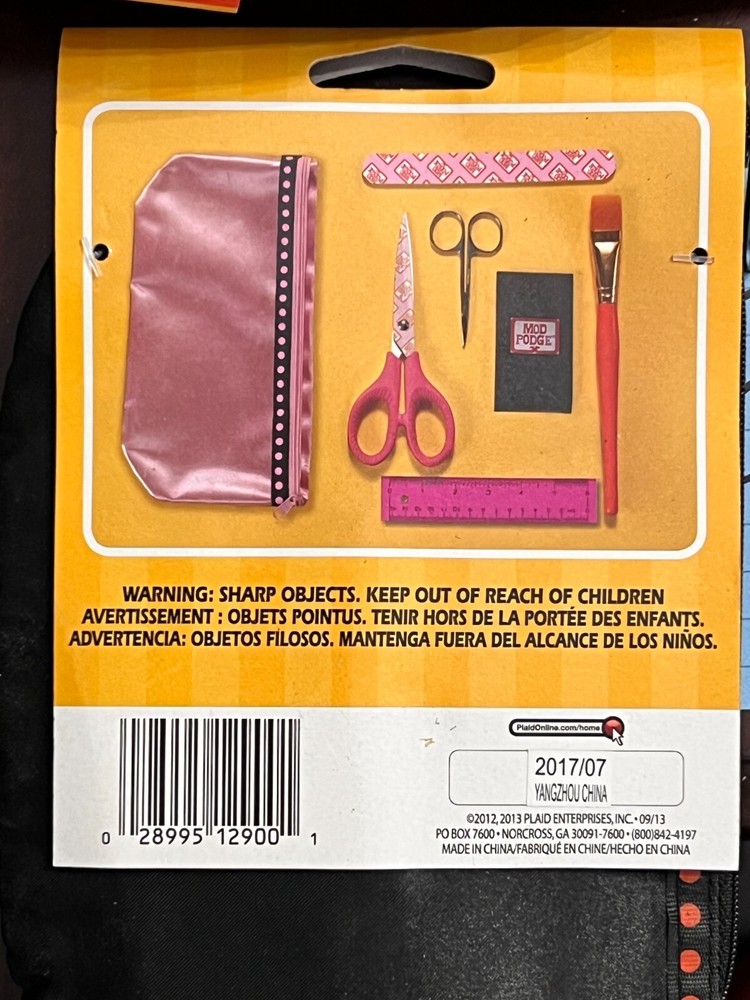 Mod Podge 7pc Tool Kit with Convenient Storage Pouch. New in original packaging.