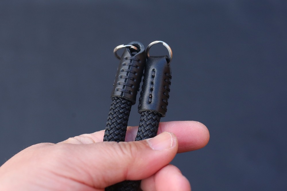 Black Climbing Rope Camera Strap – Minimal & Durable