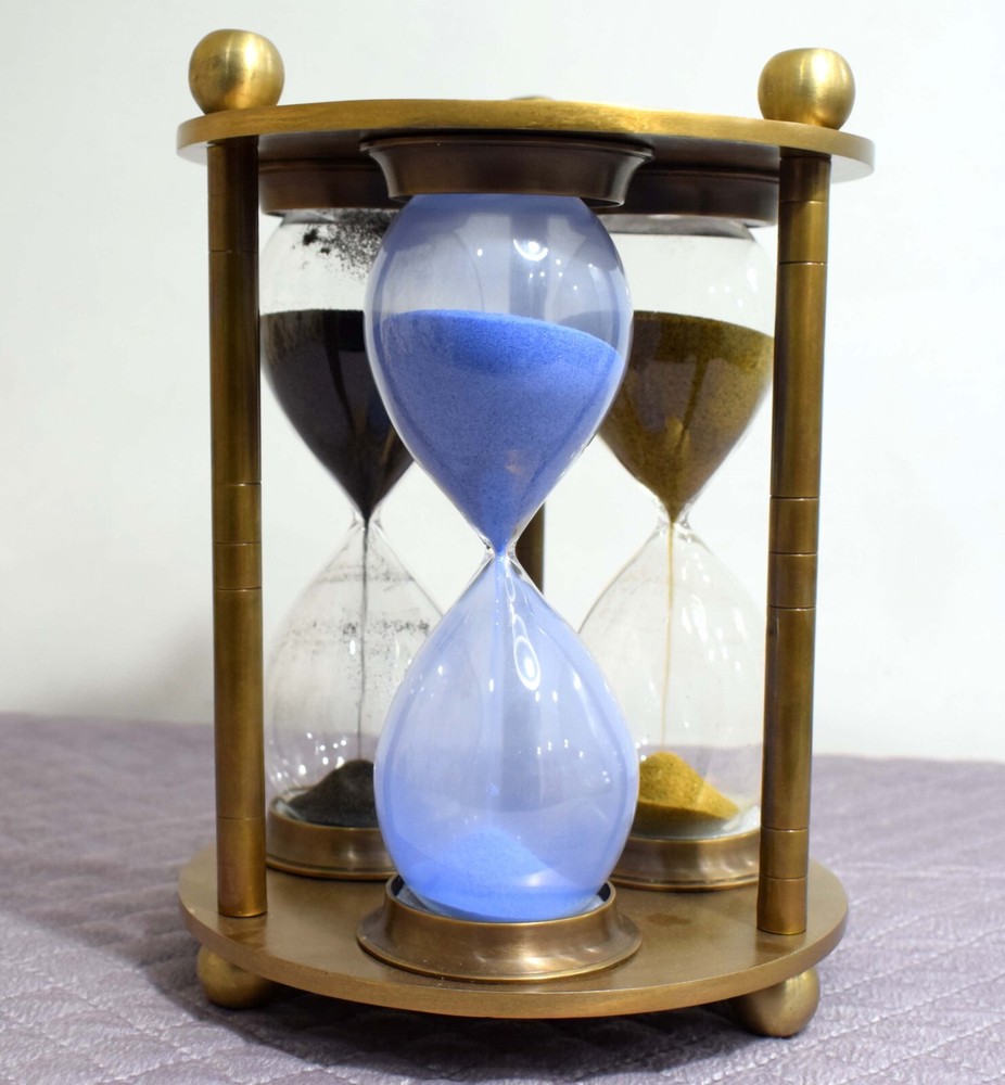 "Luxuriously Crafted 3-Rod Brass Sand Timer, Unique Timepiece Combining Classic