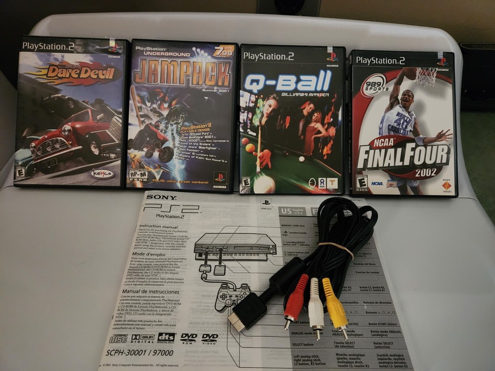 PLAYSTATION ASSESSORIES  6 piece