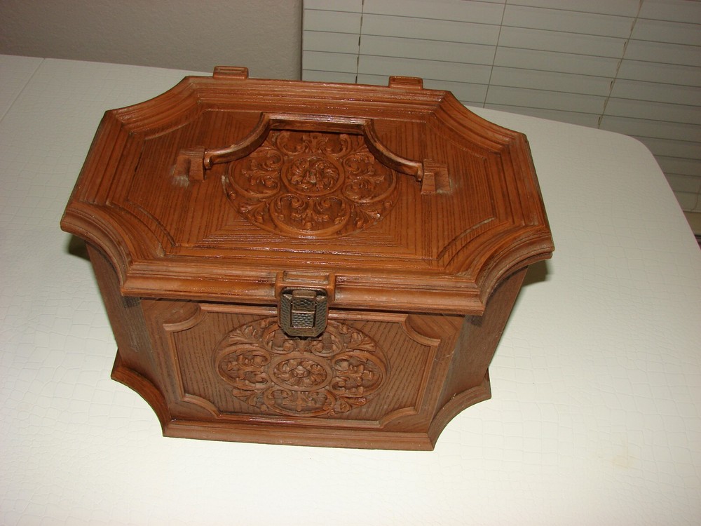 MAX KLEIN PLASTIC WOODGRAIN SEWING BOX WITH TRAY SC-2015